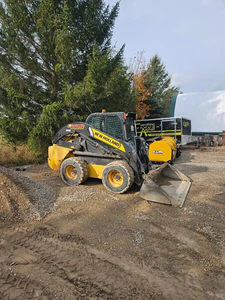 2015 New Holland L225