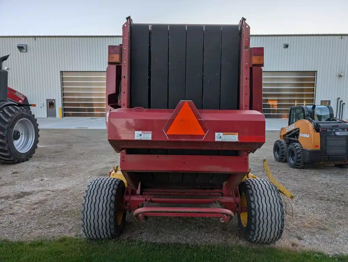 2012 New Holland BR7060