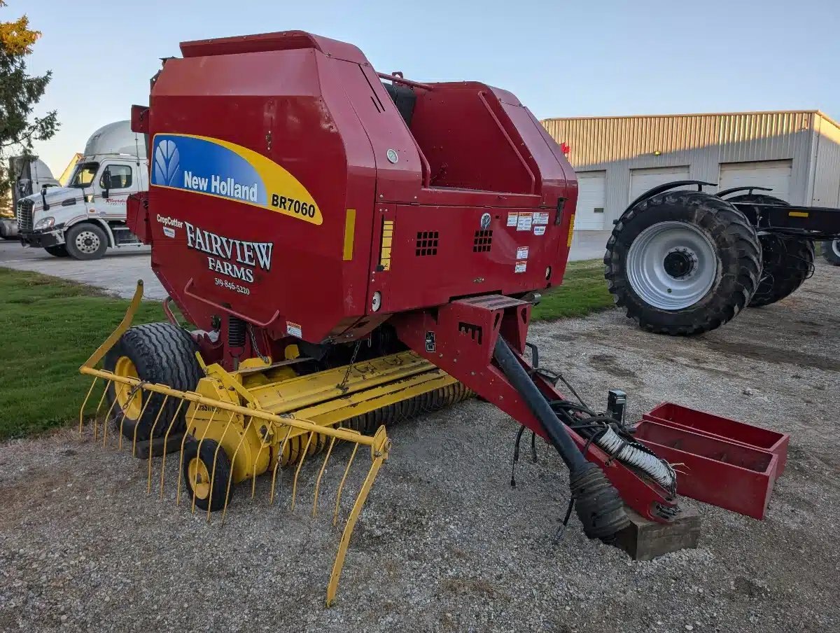 2012 New Holland BR7060