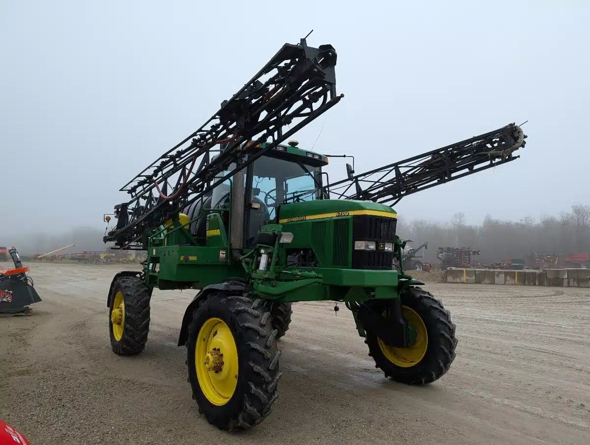 John Deere 4700