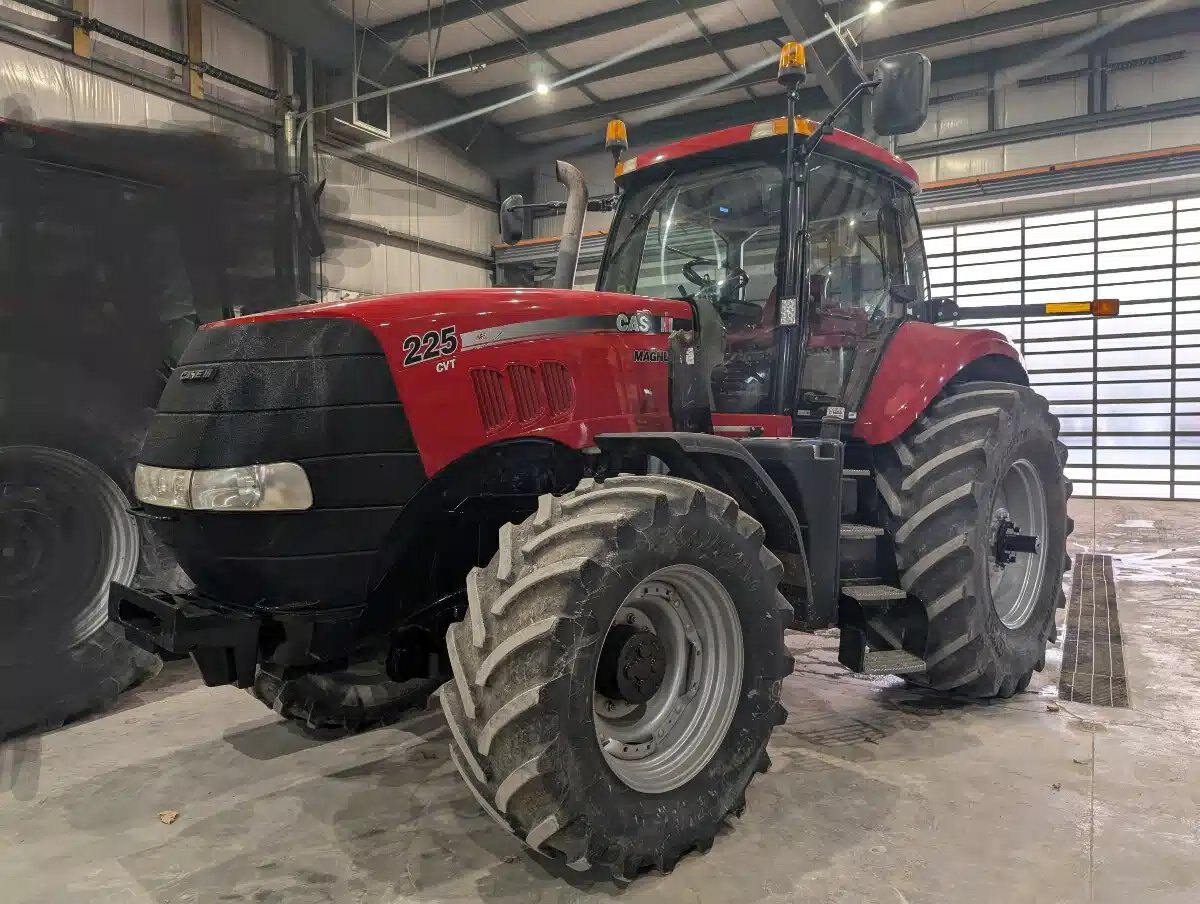 2011 Case IH MAGNUM 225 CVT