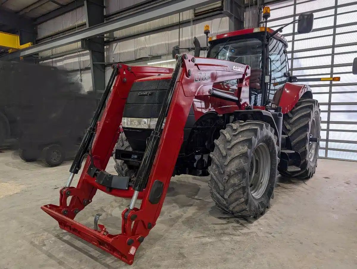 2011 Case IH MAGNUM 225 CVT