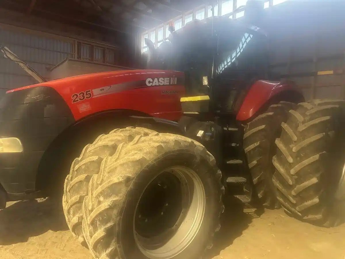 2012 Case IH MAGNUM235