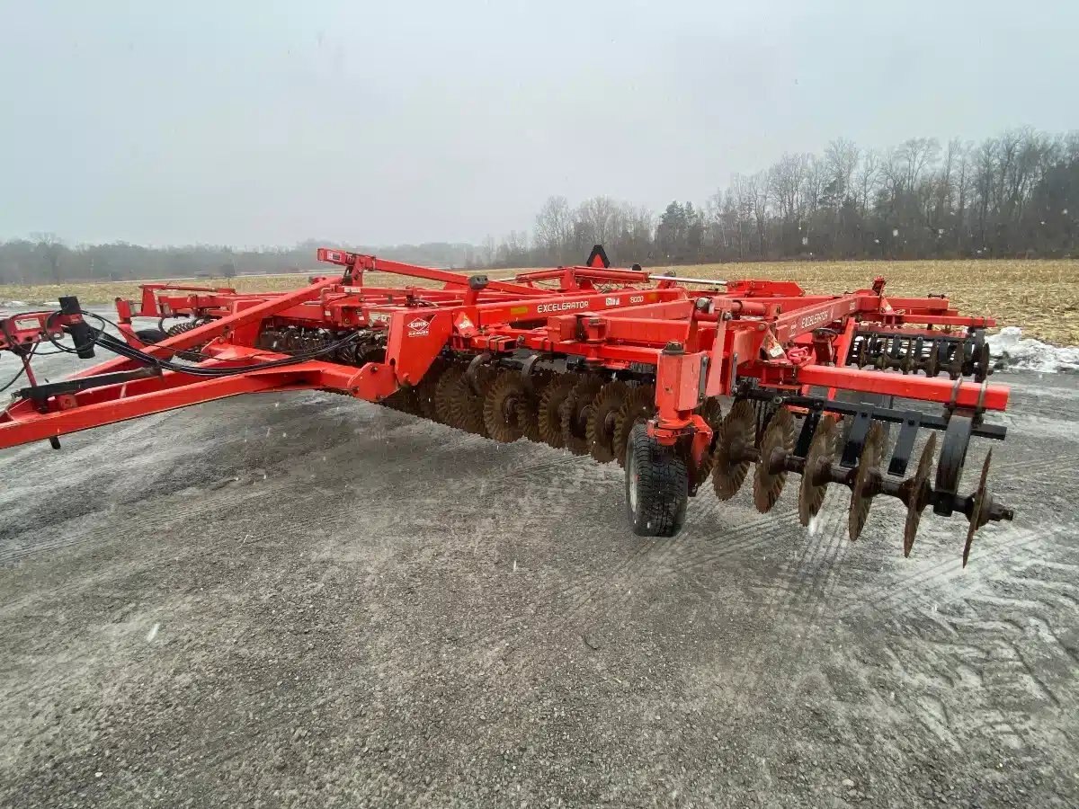 2015 Kuhn 8000 30