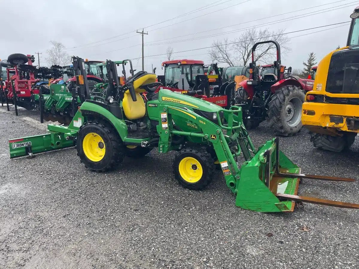 2021 John Deere 2025R