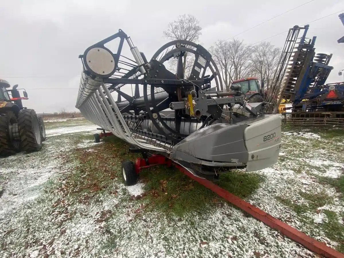 2008 Gleaner 8200