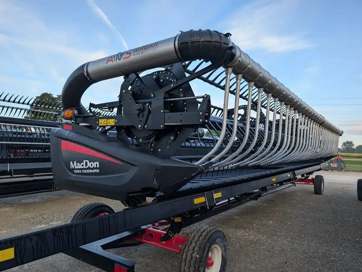 2017 MacDon Industries Ltd. FD75