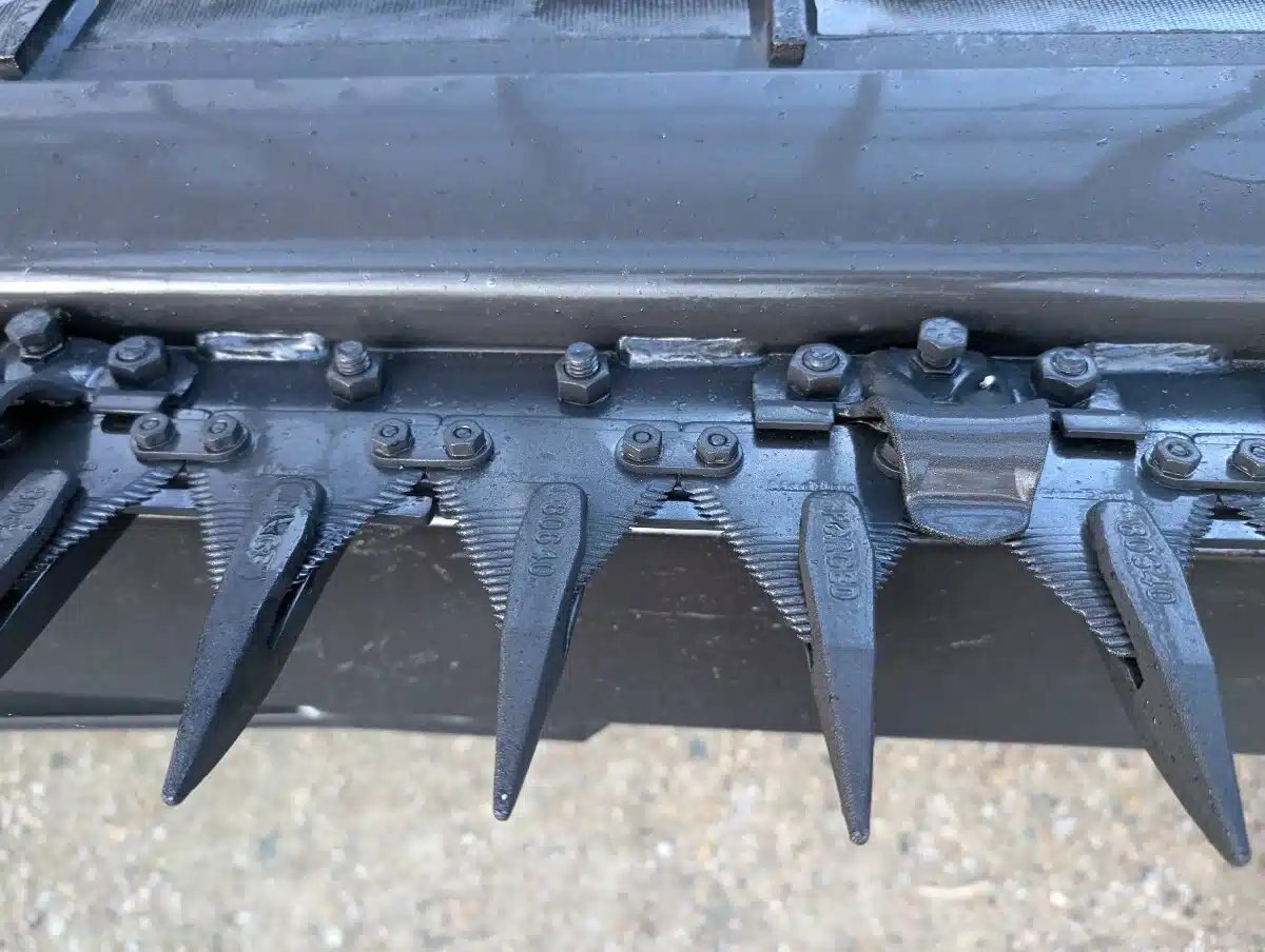 2017 MacDon Industries Ltd. FD75