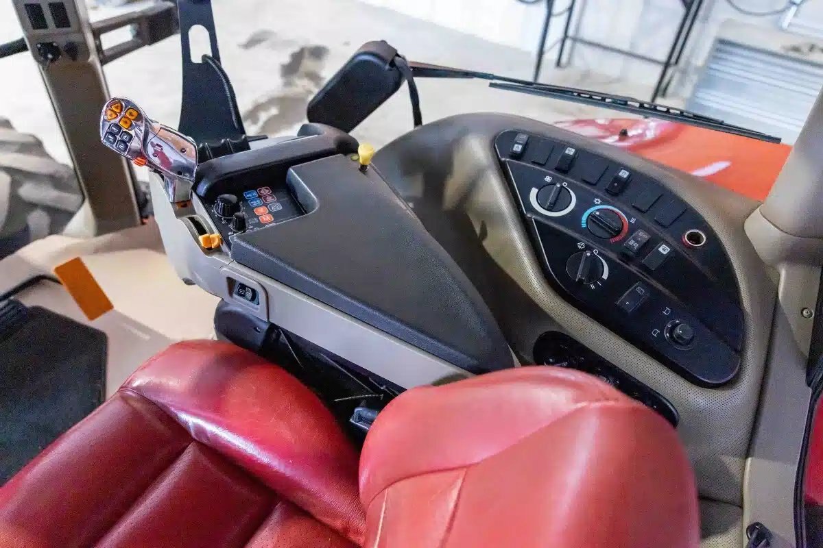 2011 Case IH MAGNUM 225 CVT