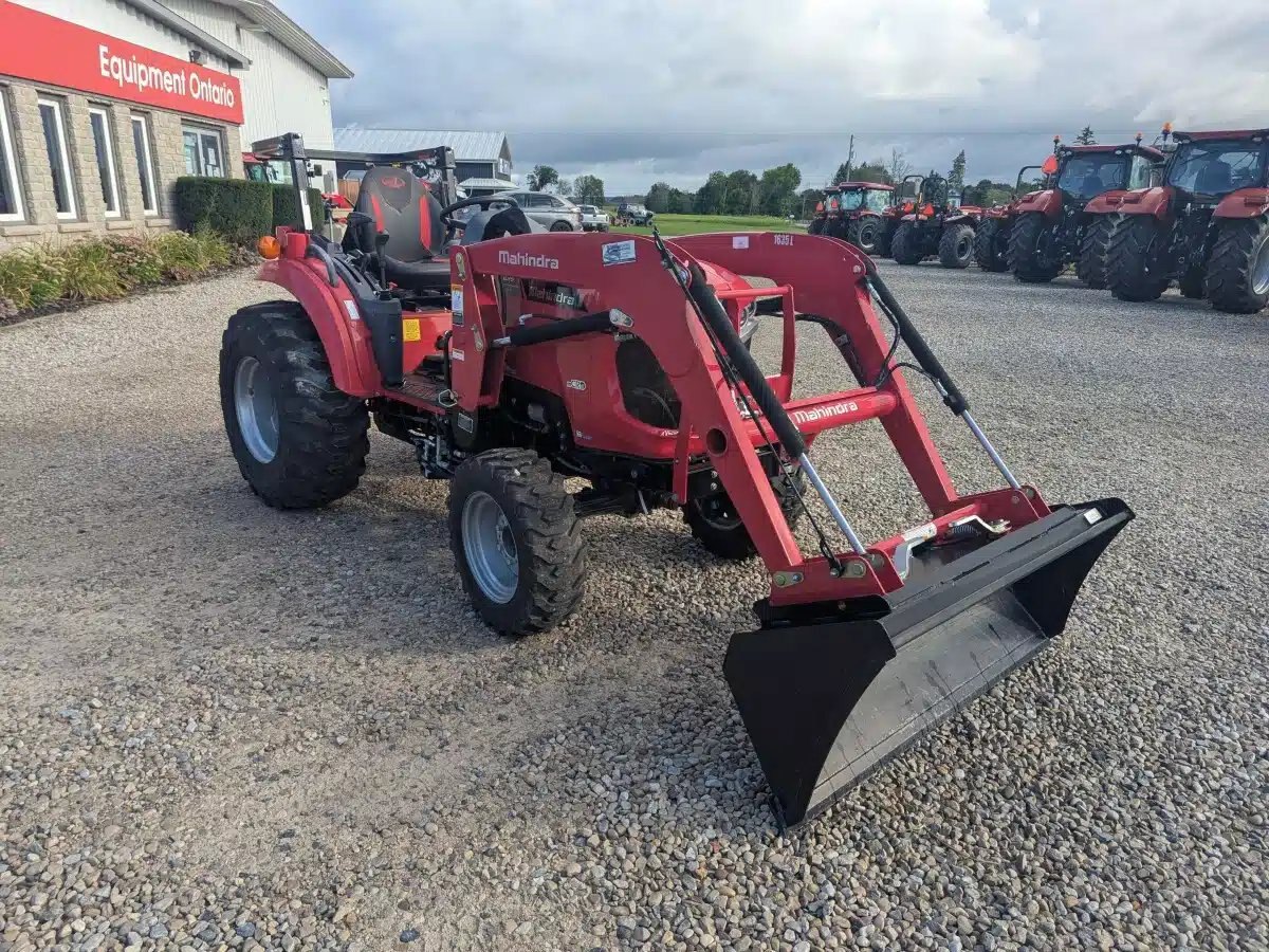 2022 Mahindra 1635 HST