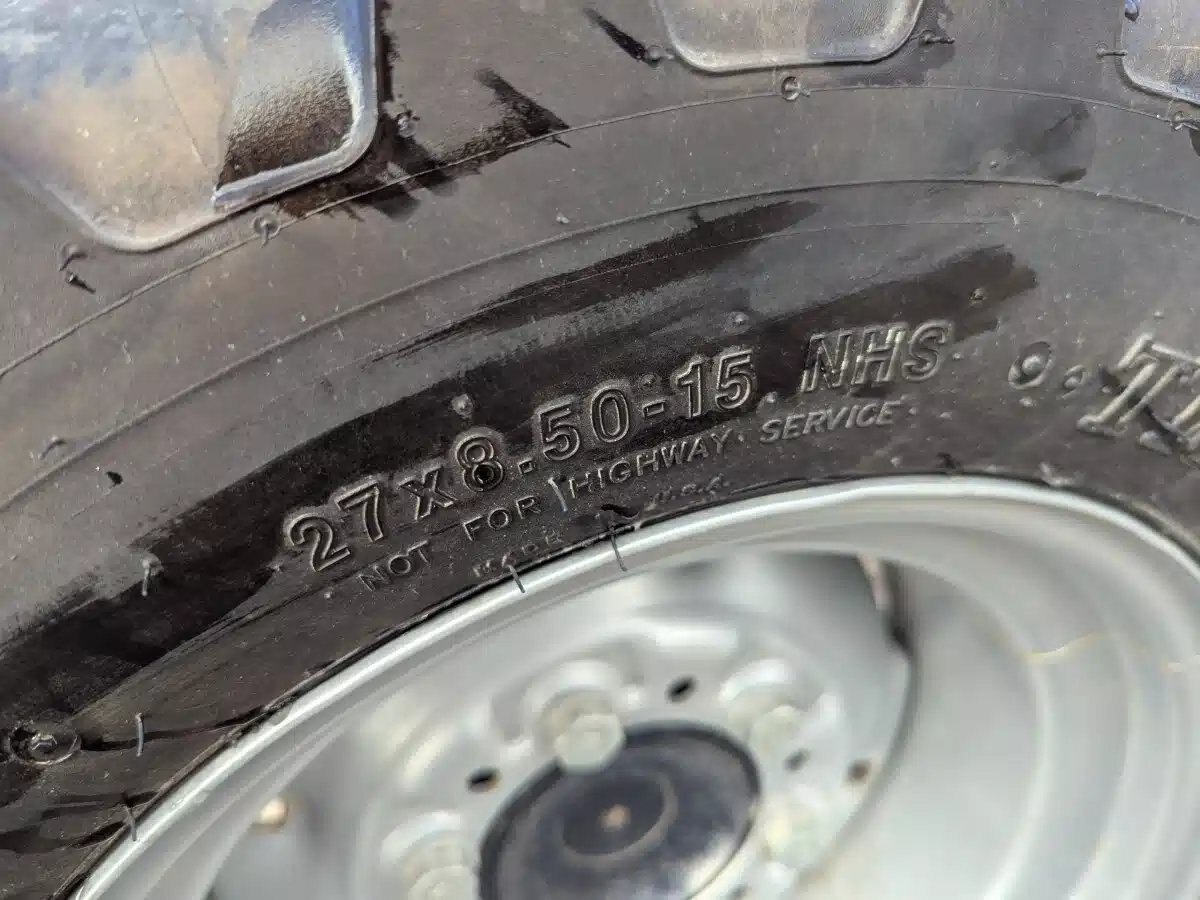 2022 Mahindra 1635 HST