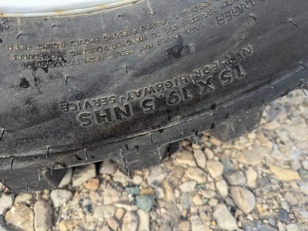 2022 Mahindra 1635 HST