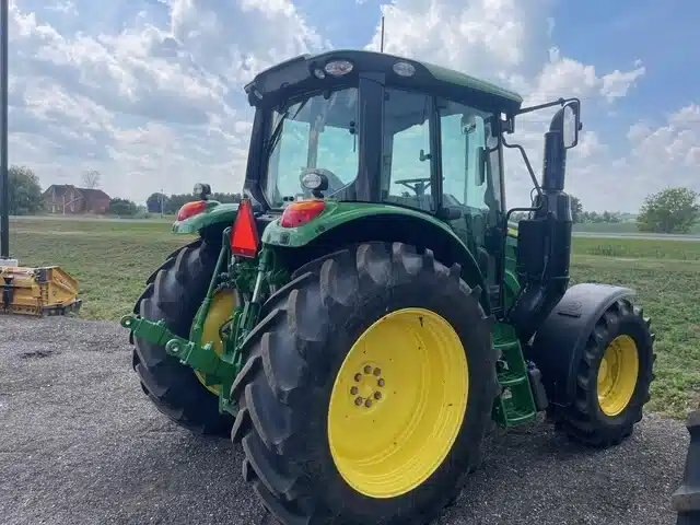2020 John Deere 6120M