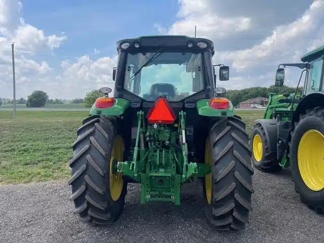 2020 John Deere 6120M