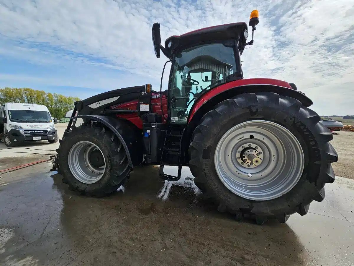 2022 Case IH PUMA 185