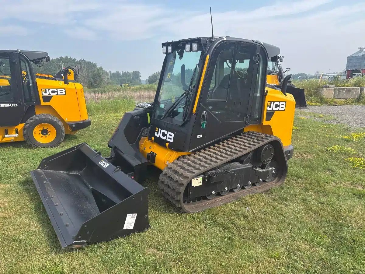 2025 JCB 3TS 8T