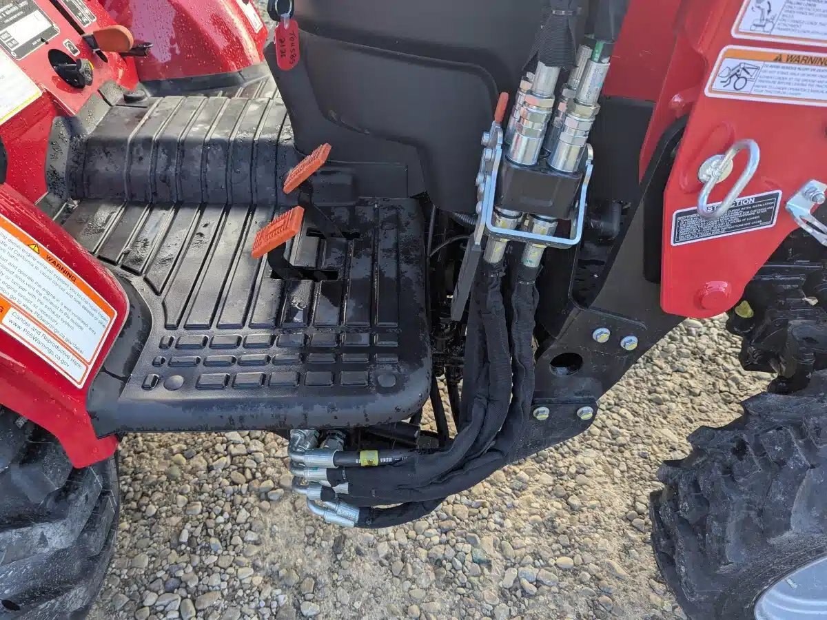 2025 Mahindra 21264FHIL