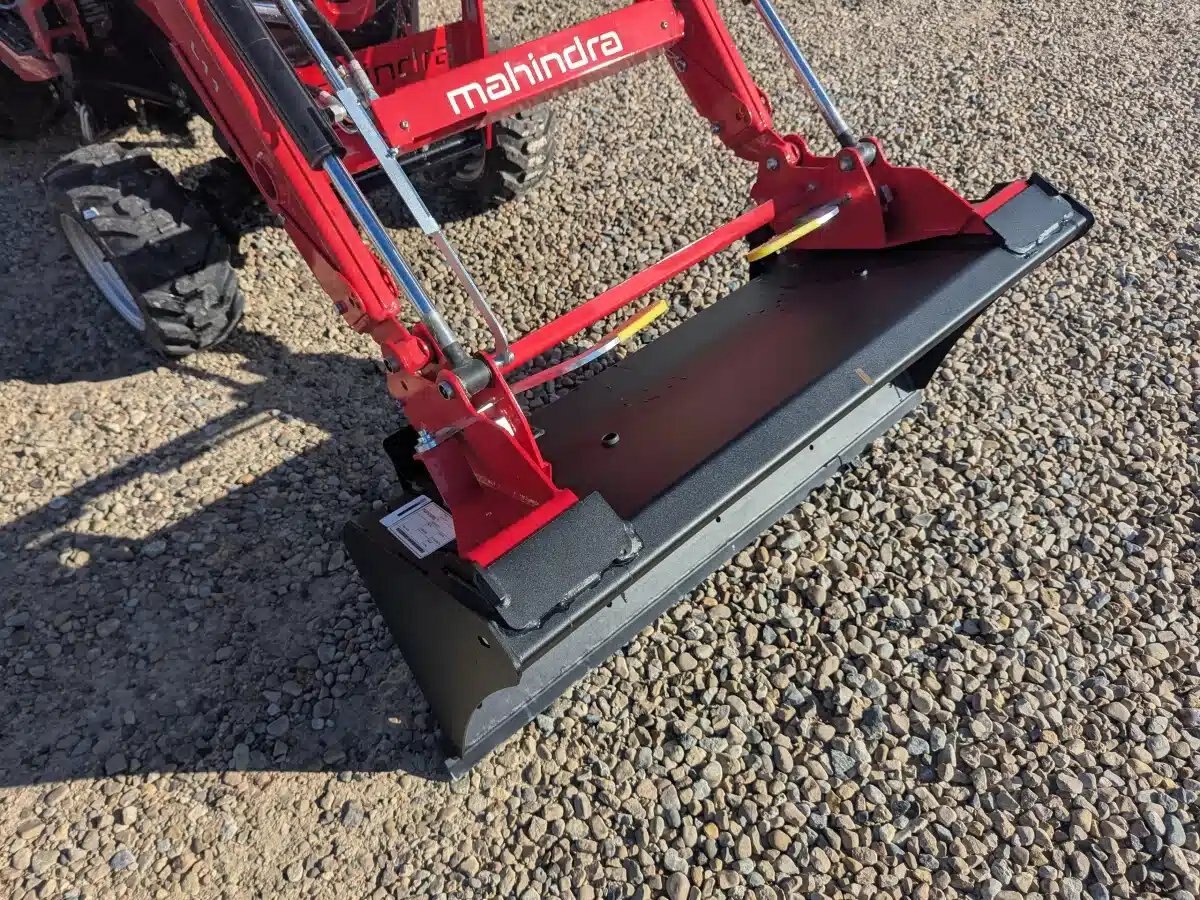 2025 Mahindra 1120