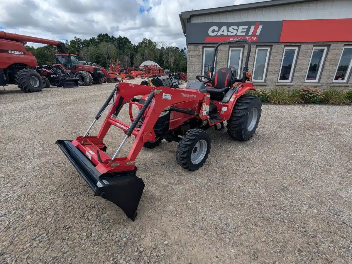 2023 Mahindra 1626 HST