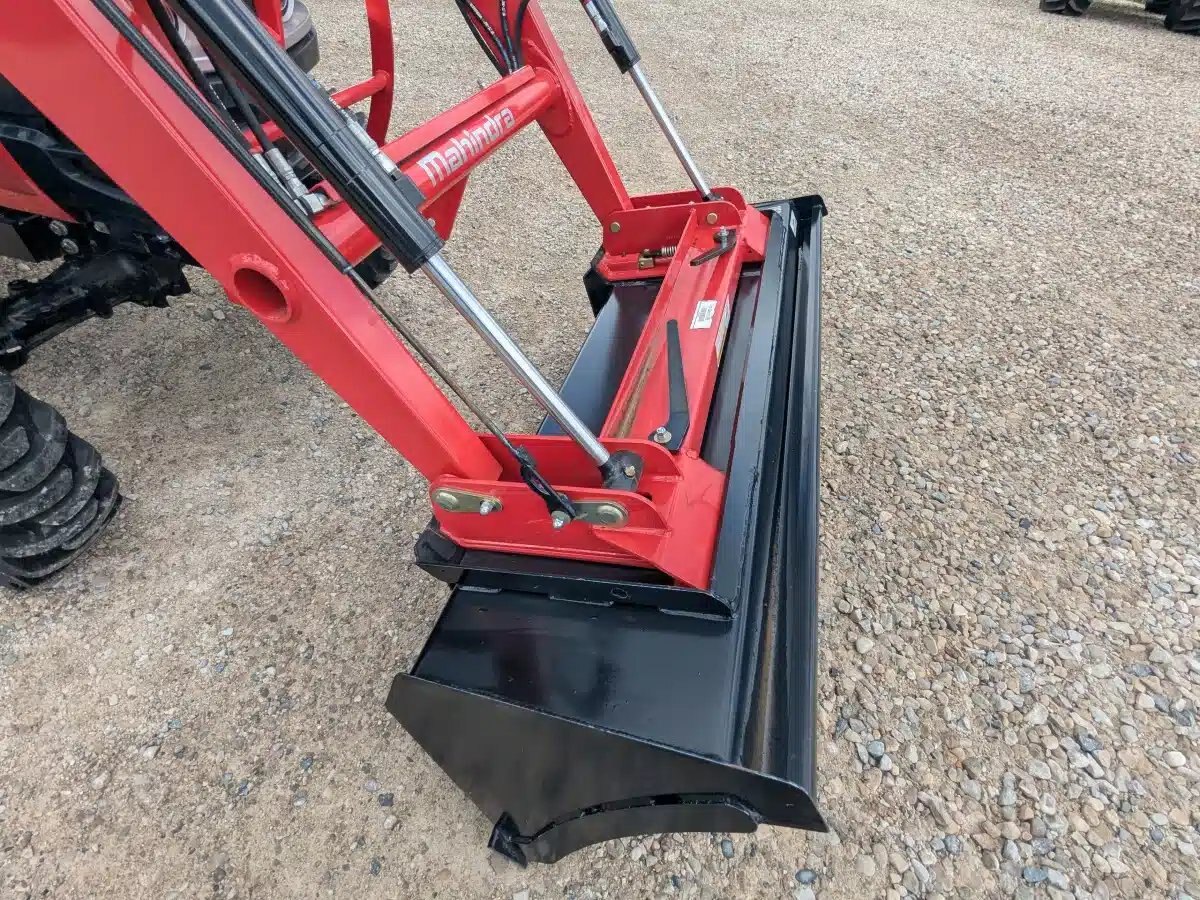 2023 Mahindra 1626 HST