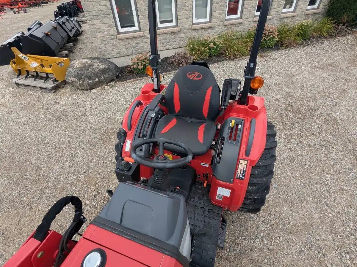 2023 Mahindra 1626 HST