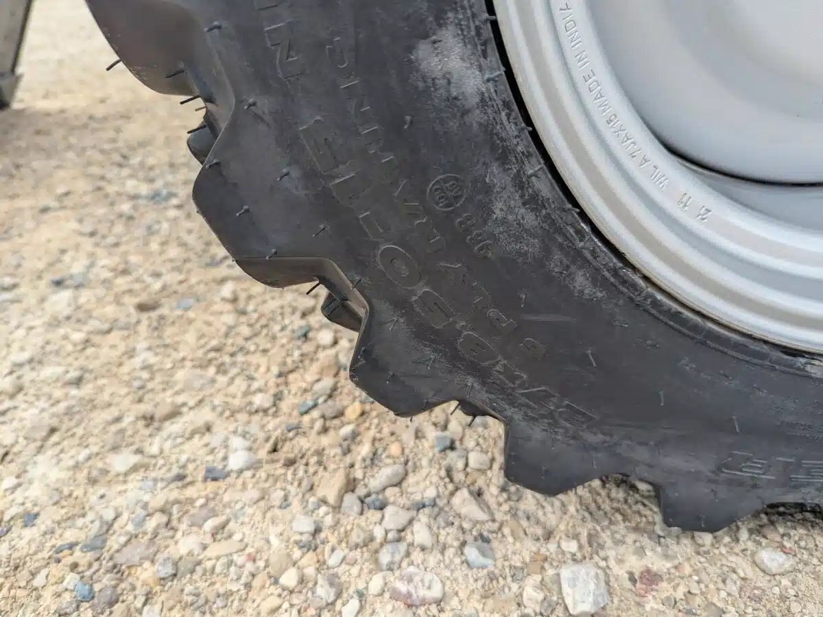 2023 Mahindra 1626 HST