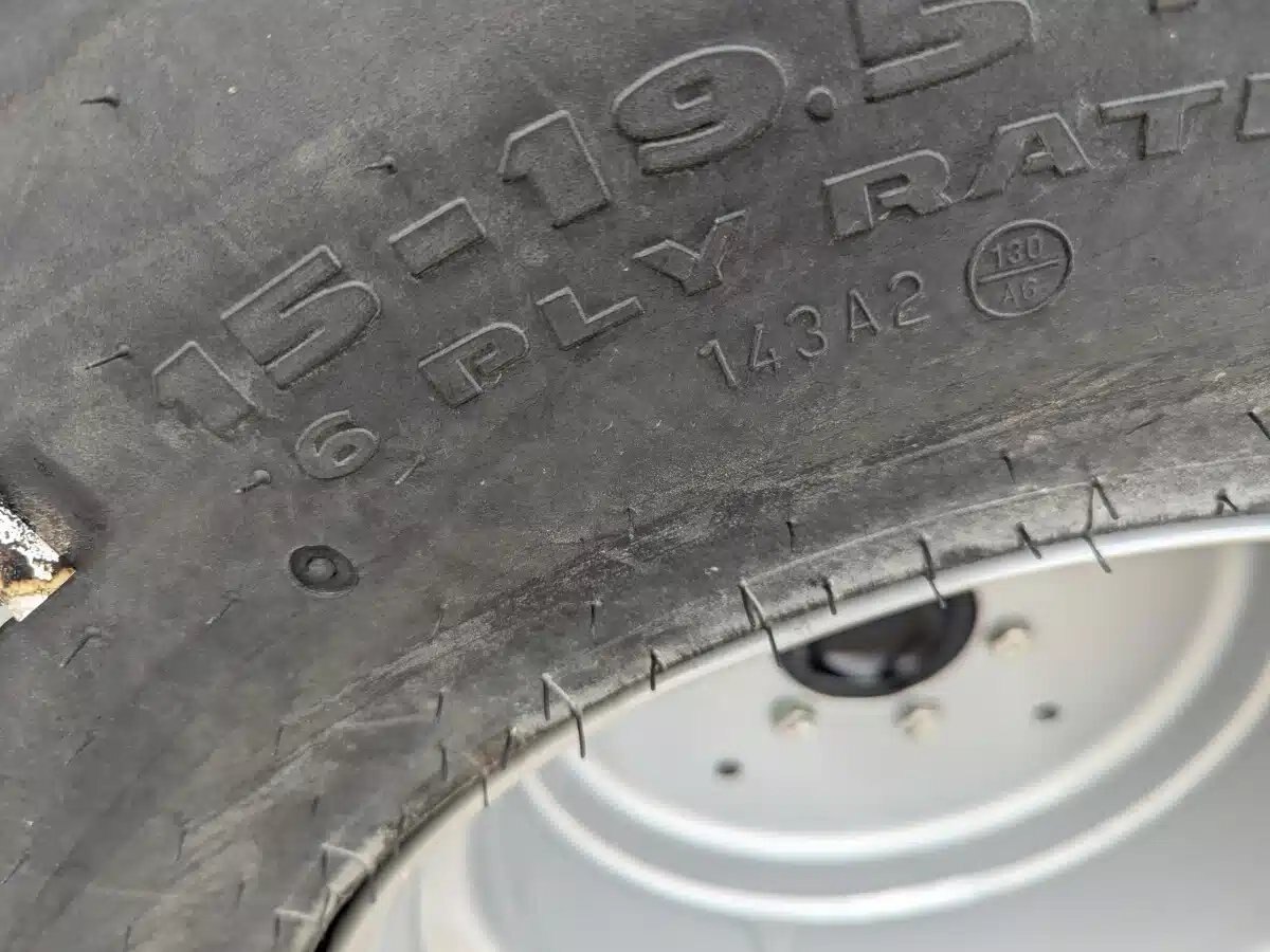 2023 Mahindra 1626 HST