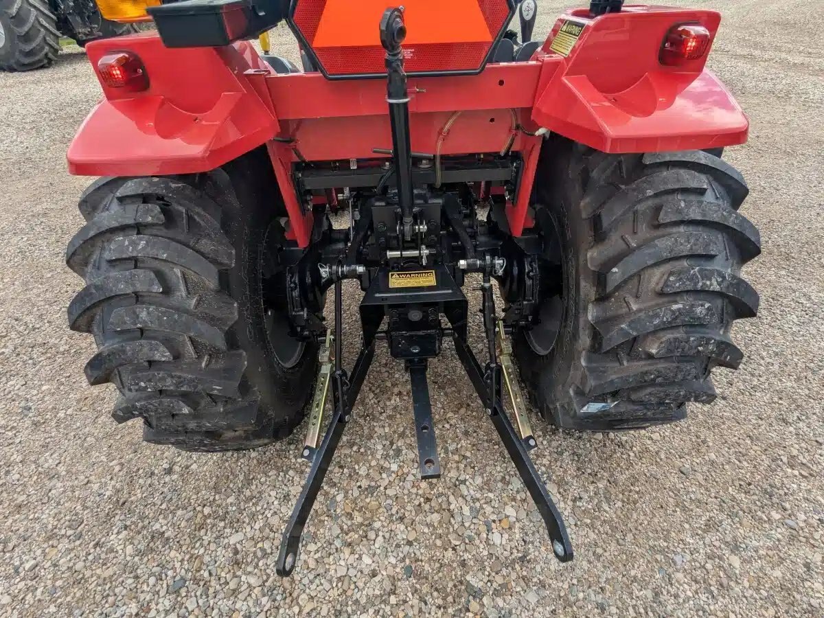 2023 Mahindra 1626 HST