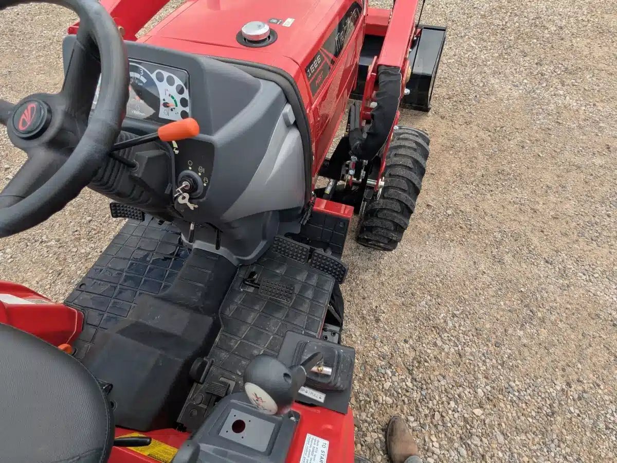 2023 Mahindra 1626 HST