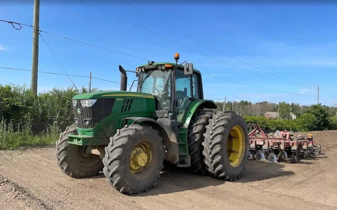 2017 John Deere 6195M