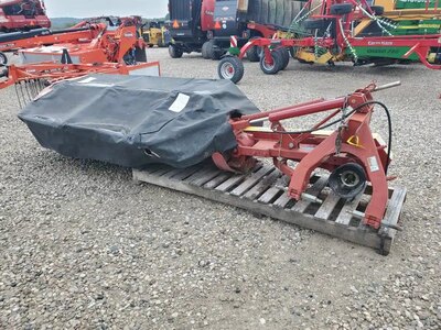 2013 New Holland H6740