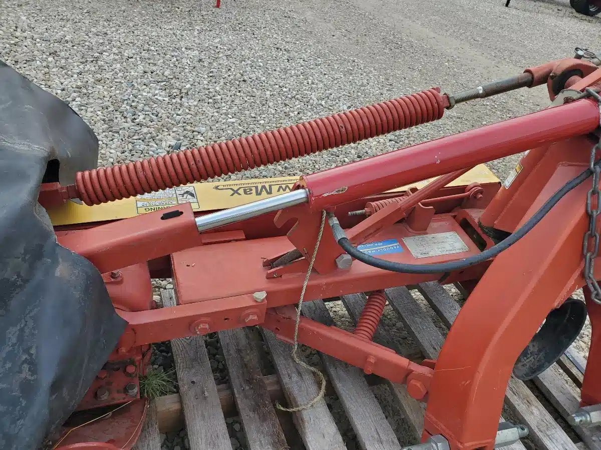 2013 New Holland H6740