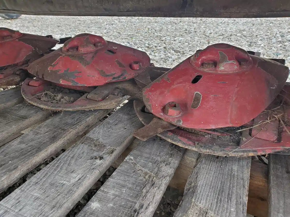 2013 New Holland H6740