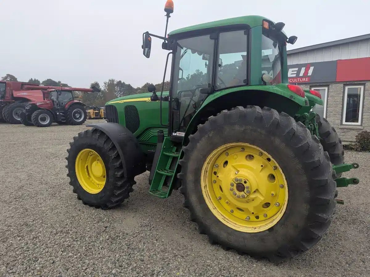 2004 John Deere 7420