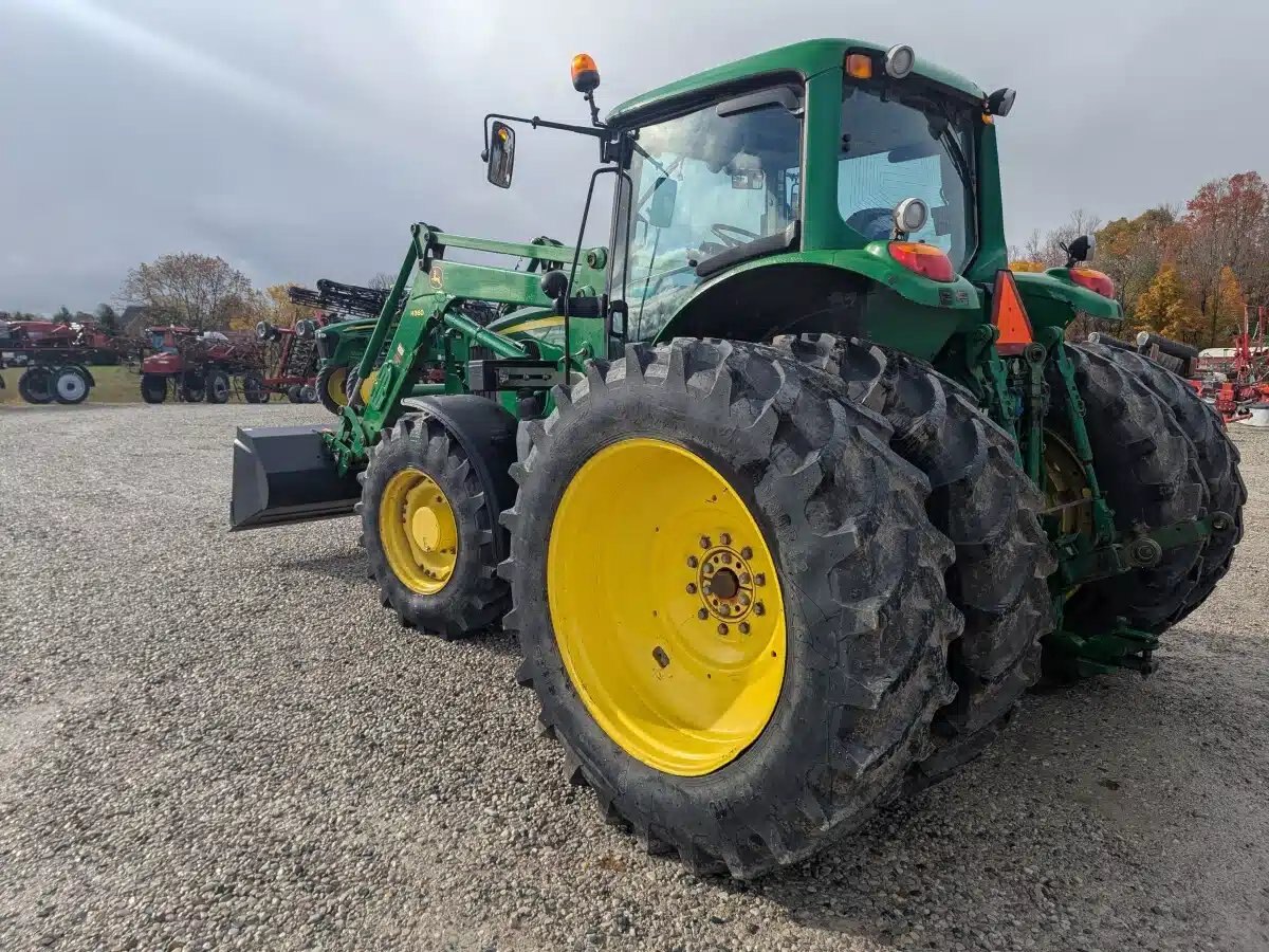 2010 John Deere 7430