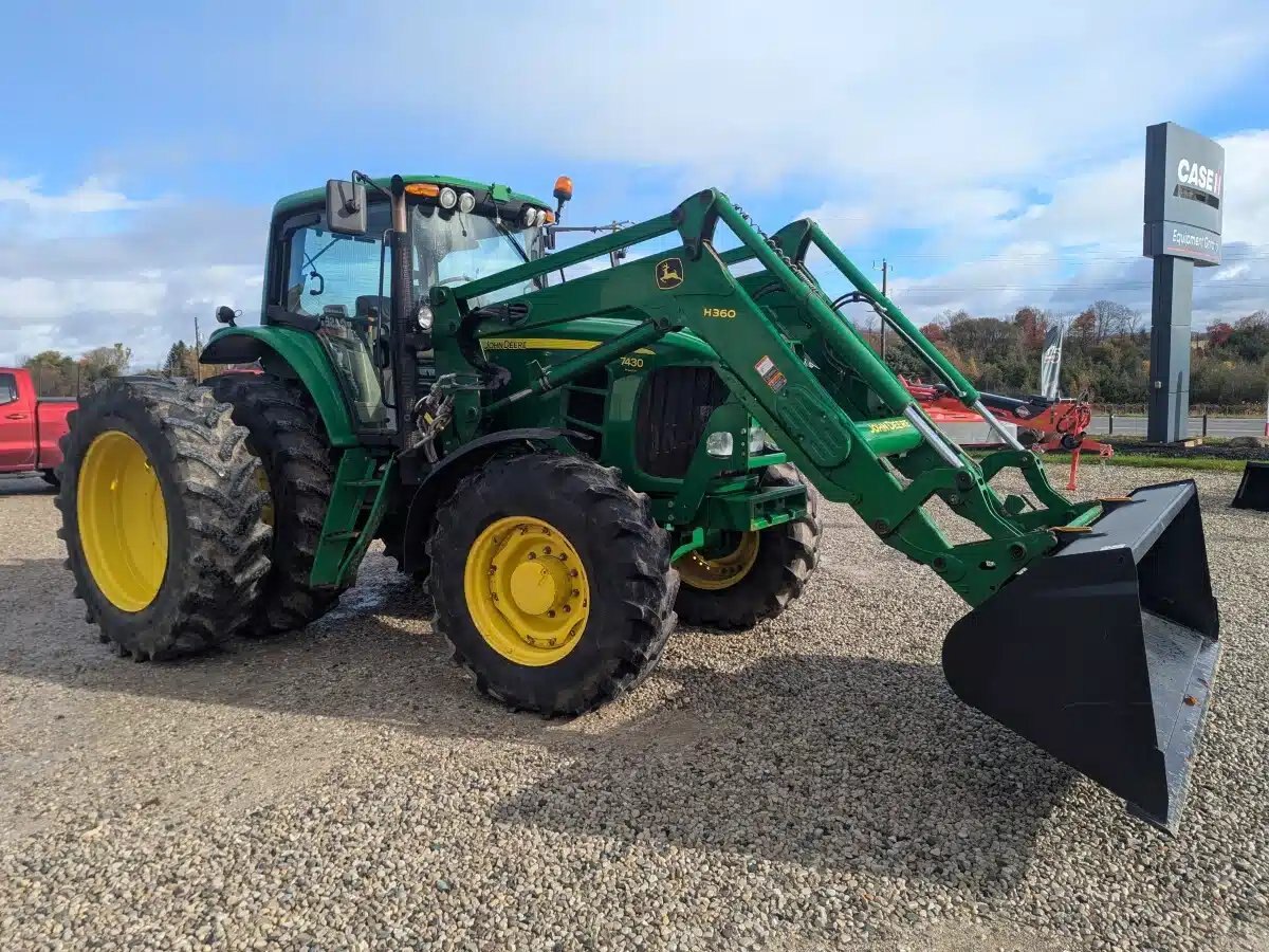 2010 John Deere 7430