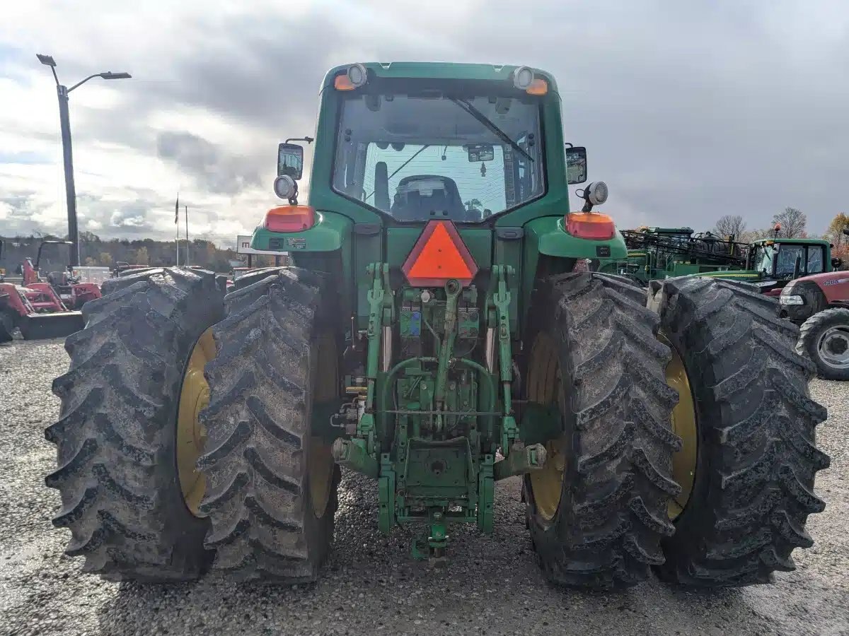2010 John Deere 7430