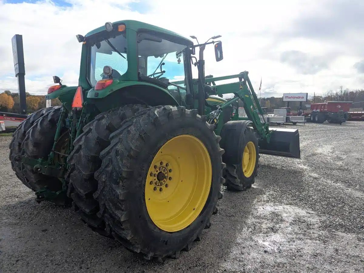 2010 John Deere 7430