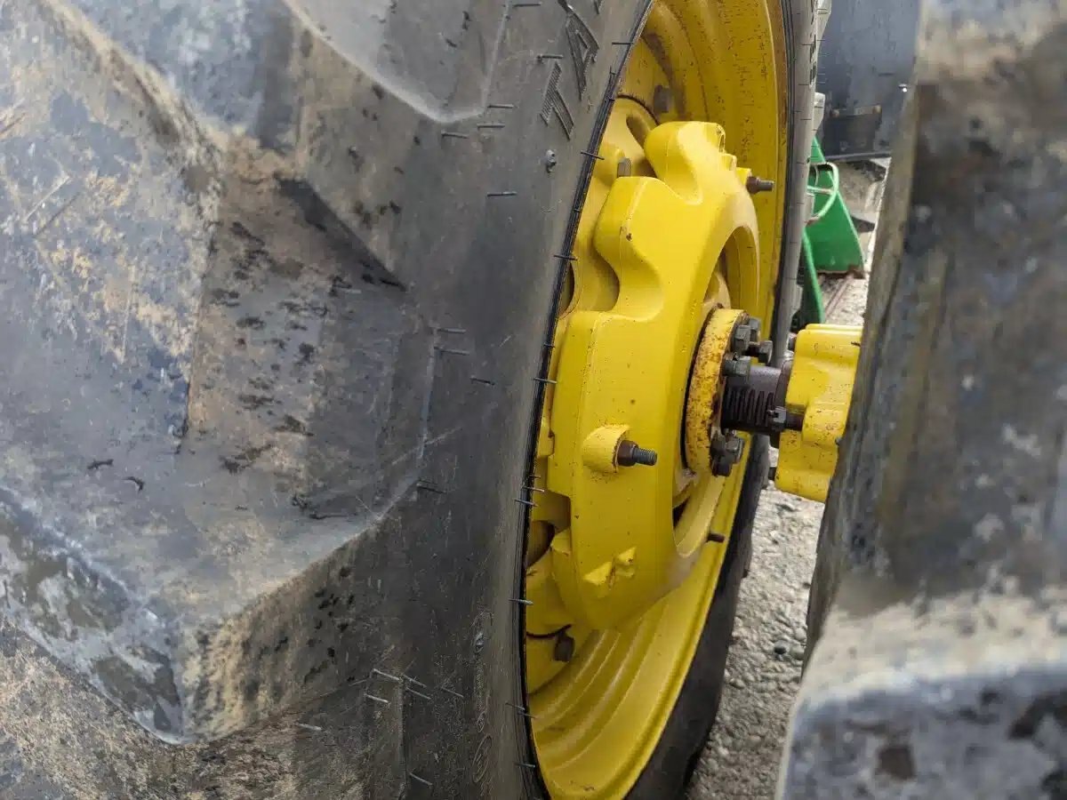 2010 John Deere 7430