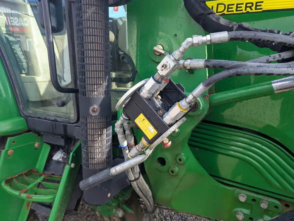 2010 John Deere 7430