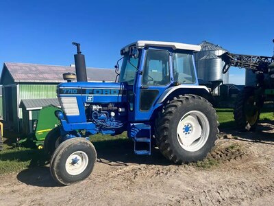 1990 New Holland 7710