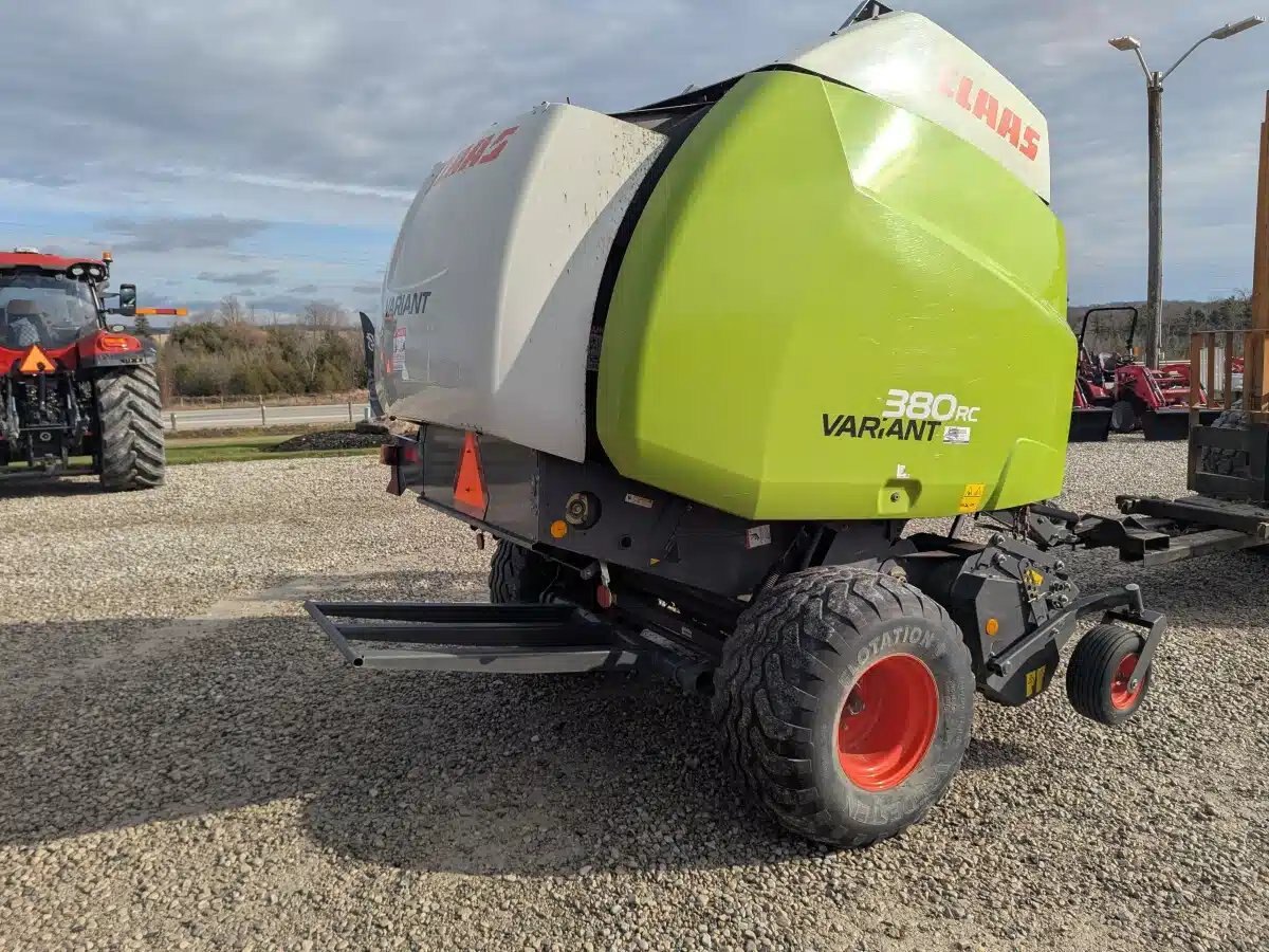 2014 CLAAS VARIANT 380RC