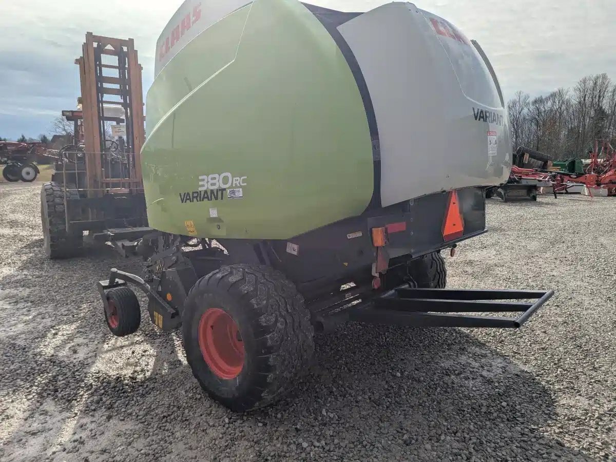 2014 CLAAS VARIANT 380RC