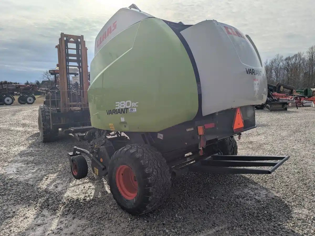 2014 CLAAS VARIANT 380RC