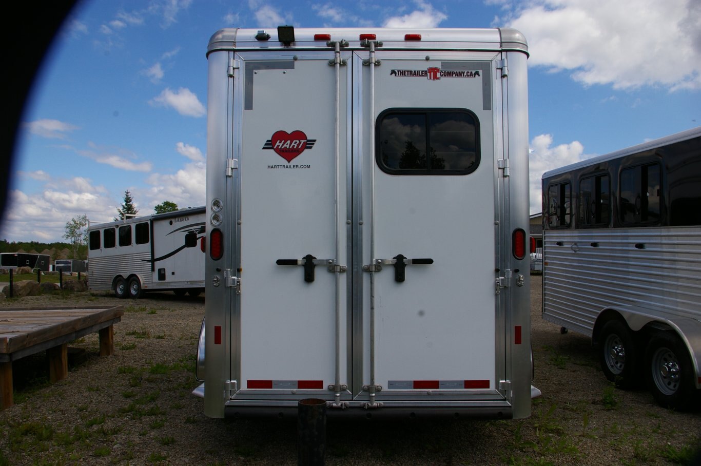 2024 MVP 3 HORSE SLANT BUMPERPULL TRAILER, ALUMINUM, WHITE, 14000GVWR 