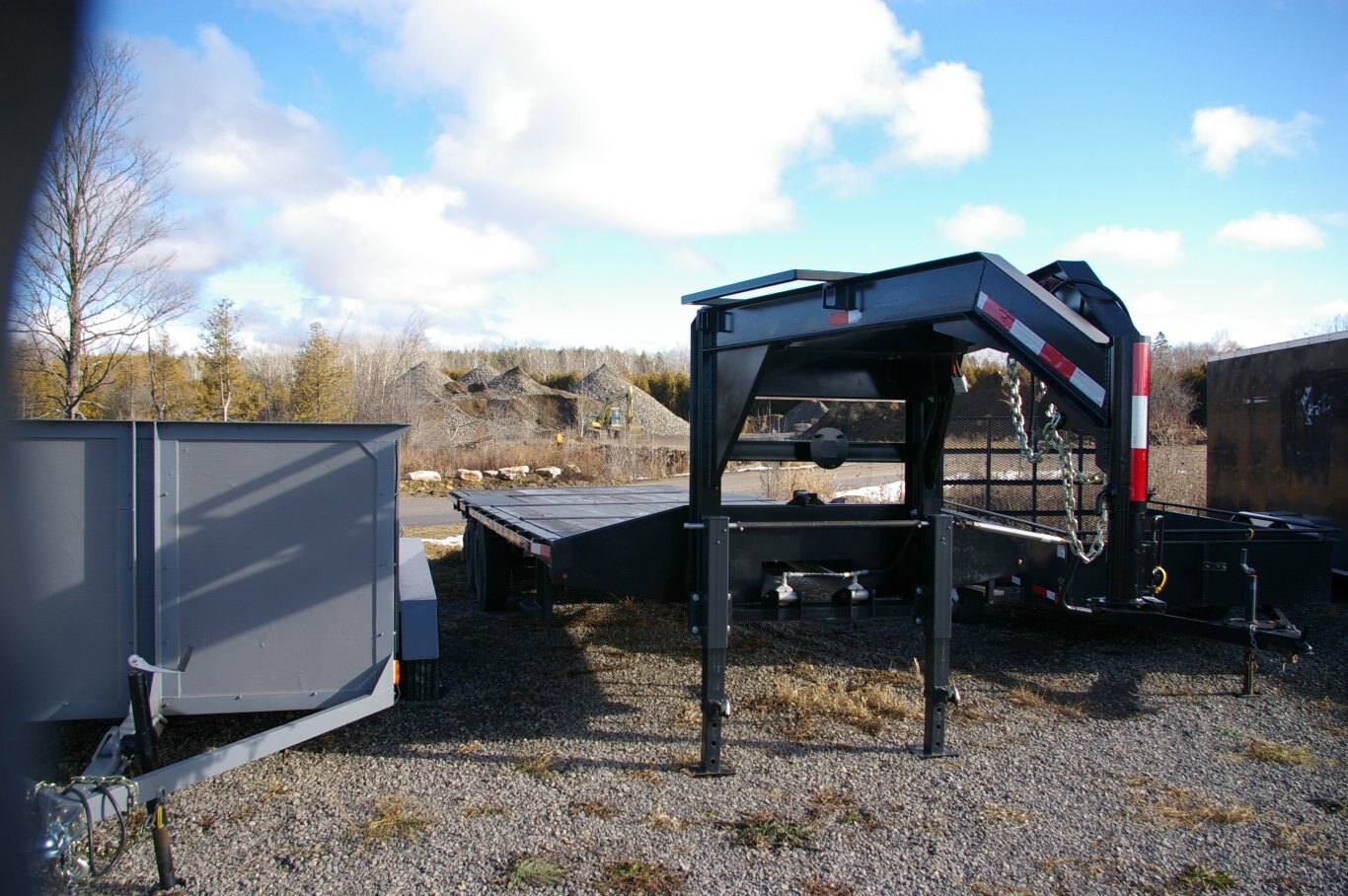 2024 USED 8.5X25 TILT & LOAD TRAILER, TANDEM AXLE, 2 5/16, Goose Neck, Black, 