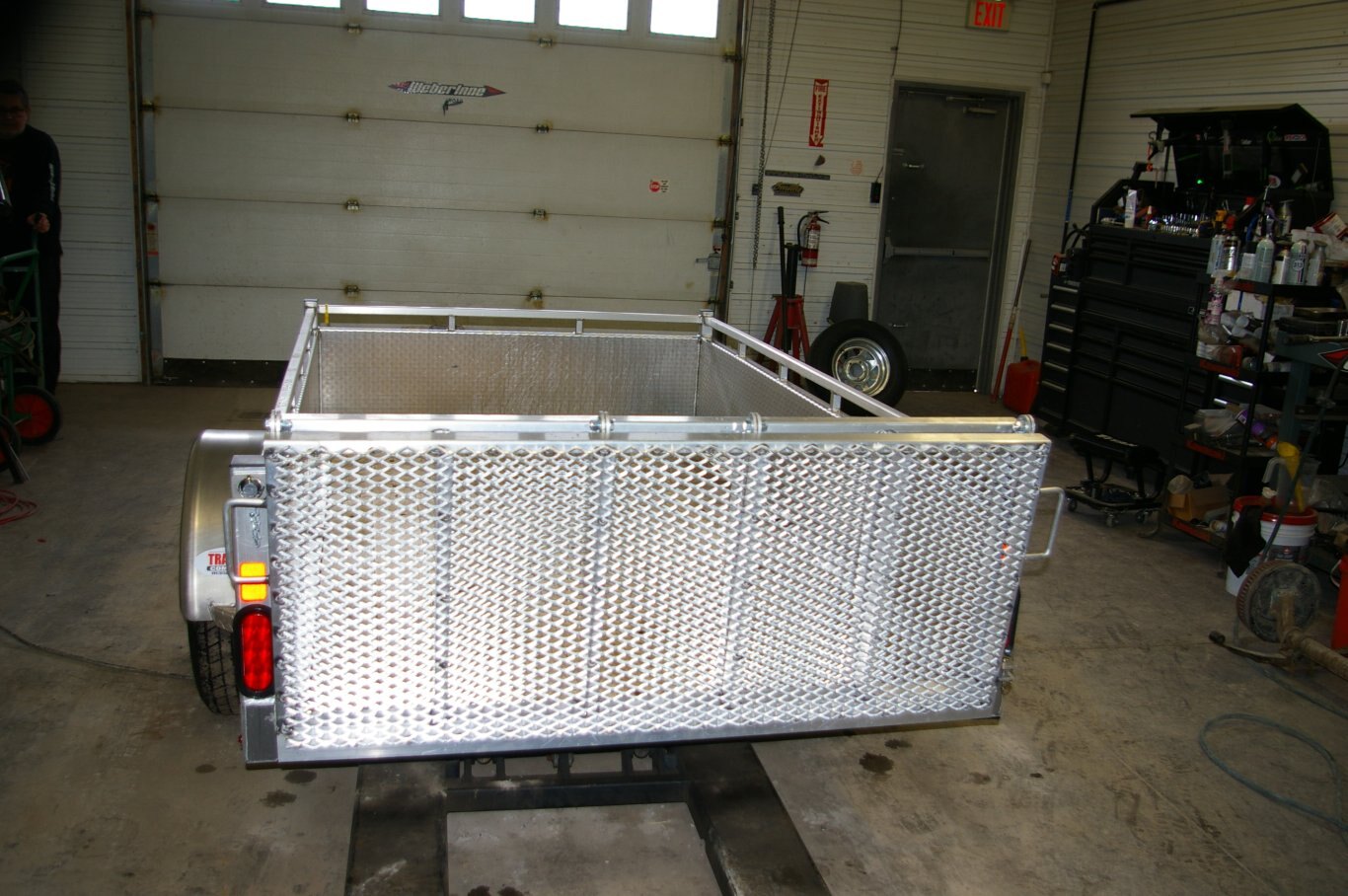 2025 5X8 UTILITY TRAILER, SINGLE AXLE, ALUMINUM, BIFOLD, ALUMINUM, SILVER, 2996GVWR 