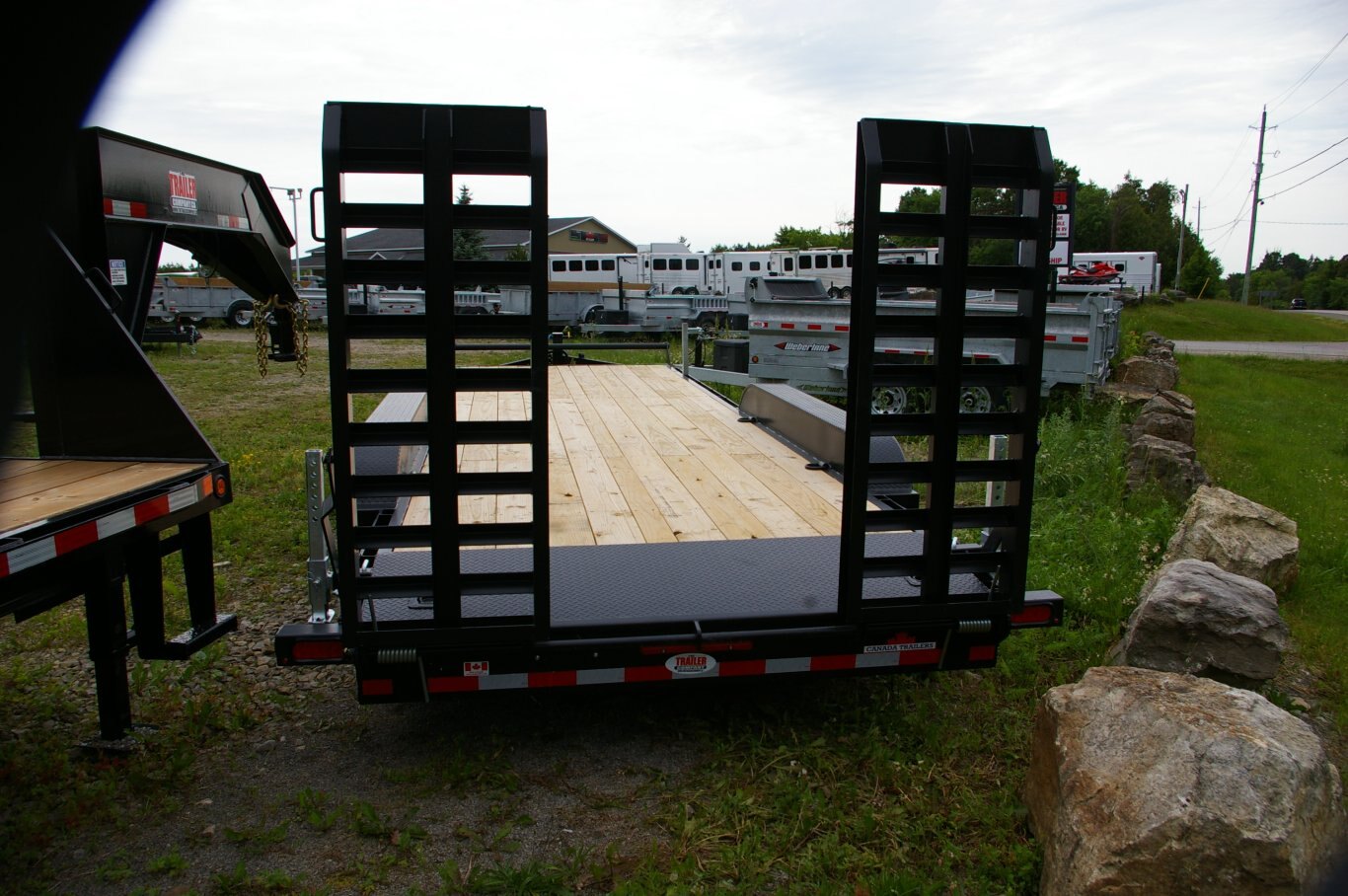 2025 7X24 EQUIPMENT TRAILER, TRI AXLE, STEEL, BLACK, 21000GVWR 