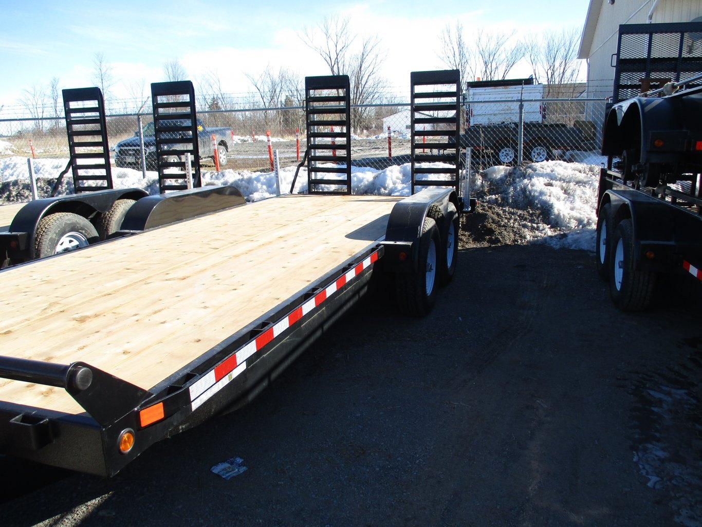 2025 7X20 EQUIPMENT TRAILER, TANDEM AXLE, STEEL, BLACK, 15200GVWR 