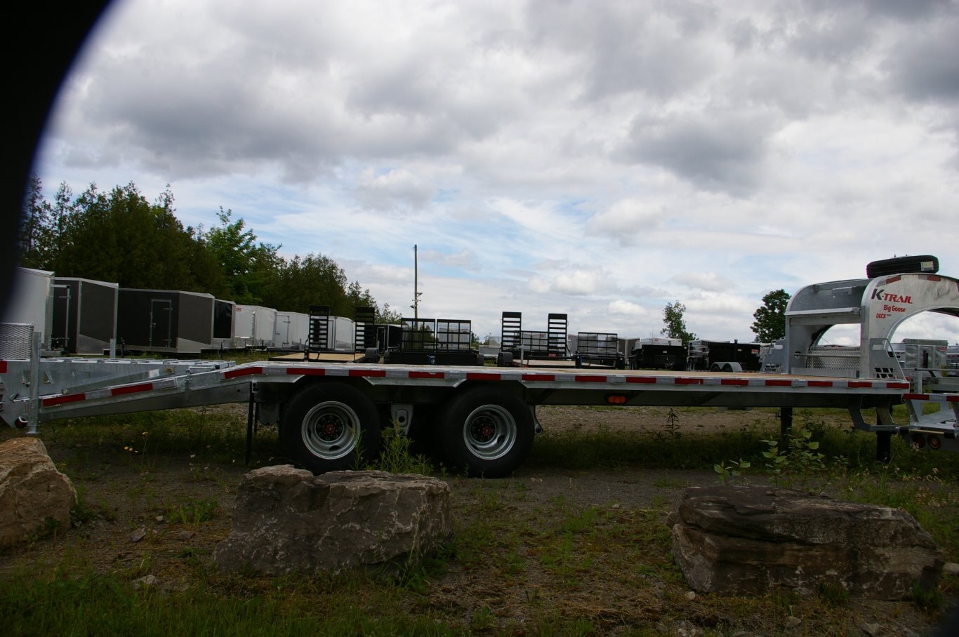 2025 102X205 DECKOVER TRAILER, TANDEM AXLE, GLAVANIZED, GALVANIZED, 35825GVWR